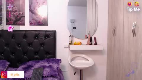 Snapshot of lilyfox23 chatting on 12, 11, 2025 lilyfox23 online show from 12, 11, 2025