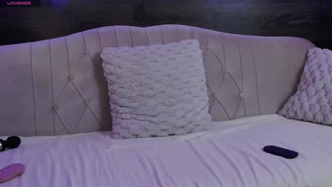      online show from 15, 1, 2025