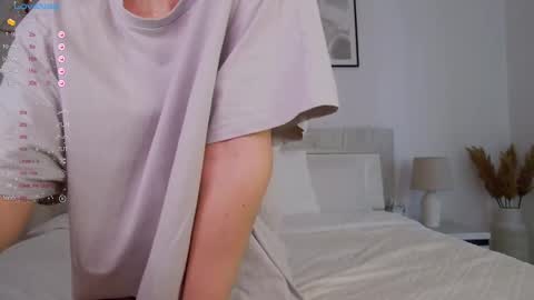 Snapshot of lilyroselyn chatting on 7, 3, 2025 Lily online show from 7, 3, 2025