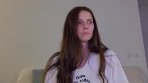 Snapshot of lilyroselyn chatting on 29, 9, 2025 Lily online show from 29, 9, 2025