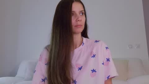 Snapshot of lilyroselyn chatting on 4, 11, 2025 Lily online show from 4, 11, 2025