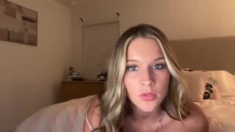 lilysummers21208 online show from 10, 4, 2026