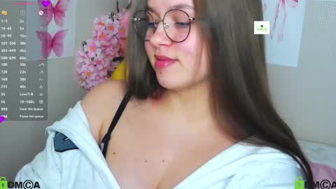 Snapshot of lilysweet13 chatting on 6, 10, 2025 Lily online show from 6, 10, 2025