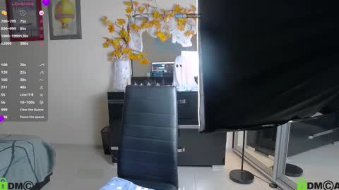 Snapshot of lilysweet13 chatting on 29, 10, 2025 Lily online show from 29, 10, 2025