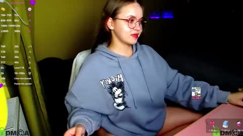 Snapshot of lilysweet13 chatting on 10, 11, 2025 Lily online show from 10, 11, 2025