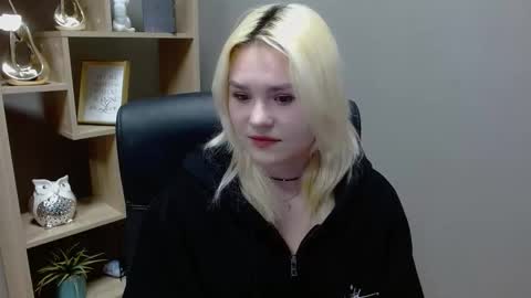 Lily online show from 3, 2, 2026