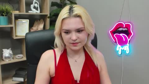 Snapshot of lilysweetxo chatting on 8, 3, 2026 Lily online show from 8, 3, 2026