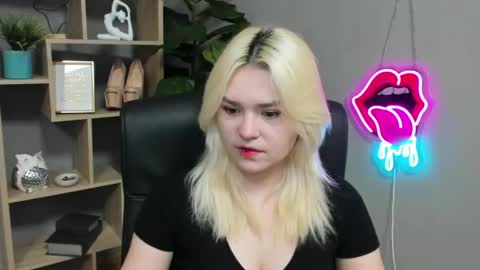 Snapshot of lilysweetxo chatting on 15, 3, 2026 Lily online show from 15, 3, 2026