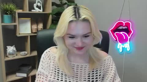 Snapshot of lilysweetxo chatting on 18, 3, 2026 Lily online show from 18, 3, 2026