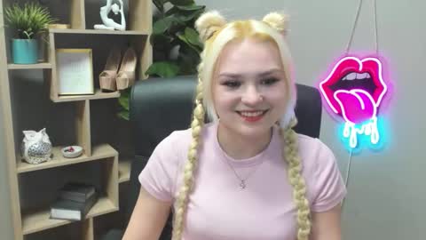 Snapshot of lilysweetxo chatting on 20, 3, 2026 Lily online show from 20, 3, 2026