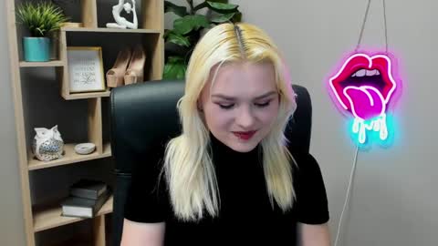 Snapshot of lilysweetxo chatting on 2, 4, 2026 Lily online show from 2, 4, 2026