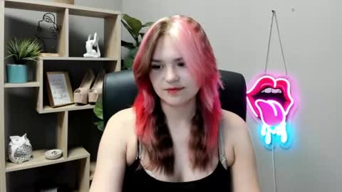 Snapshot of lilysweetxo chatting on 11, 6, 2026 Lily online show from 11, 6, 2026