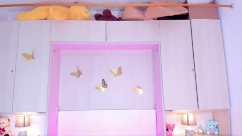 lilywhitee1 online show from 4, 2, 2026