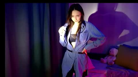 LilyXSky online show from 10, 12, 2024