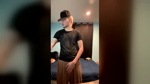 Snapshot of lima_tunes chatting on 13, 12, 2025 lima_tunes online show from 13, 12, 2025