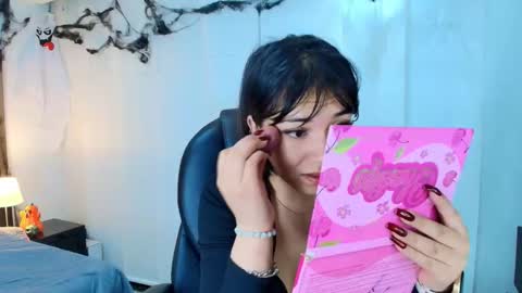  Lina Bedoya  online show from 13, 11, 2025