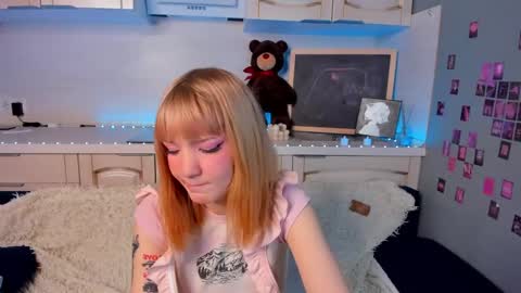 Lina blueeyed    GMT3 1100-1700 Mon Wed Thu Sat Sun online show from 5, 2, 2025