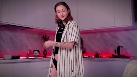 Snapshot of lina_n_kitty chatting on 14, 12, 2024 Lina - online show from 14, 12, 2024