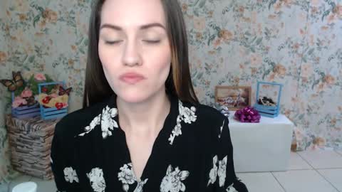 Snapshot of lina_star_s chatting on 4, 2, 2025 Lina online show from 4, 2, 2025