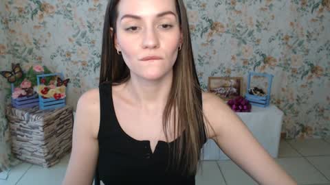 Snapshot of lina_star_s chatting on 4, 2, 2025 Lina online show from 4, 2, 2025