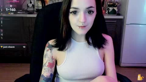 Snapshot of lina_tyaan chatting on 13, 12, 2024 Lina 3 1715622743 online show from 13, 12, 2024