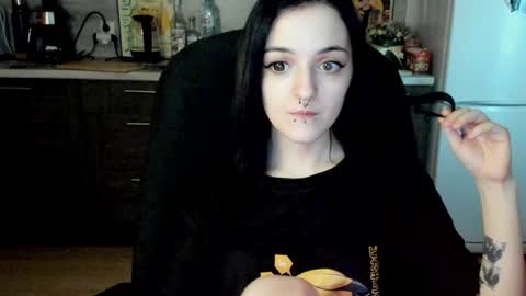 Snapshot of lina_tyaan chatting on 15, 1, 2025 Lina 3 1715622743 online show from 15, 1, 2025
