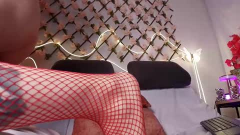 Snapshot of linaa_morris27 chatting on 28, 11, 2025 Linaa online show from 28, 11, 2025