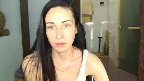 Snapshot of linalivee chatting on 4, 12, 2025 LinaLivee online show from 4, 12, 2025