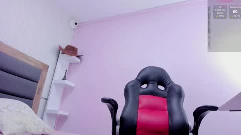 Snapshot of linastark chatting on 26, 11, 2025 L I N A online show from 26, 11, 2025