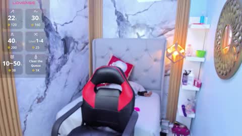 Snapshot of linastark chatting on 3, 12, 2025 L I N A online show from 3, 12, 2025