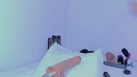 Snapshot of linaymvp chatting on 5, 3, 2025 LINAY And VALENTINA - INSTAGRAM LINAY MVP online show from 5, 3, 2025