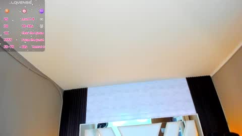 Snapshot of linda4petite chatting on 4, 10, 2025 Linda online show from 4, 10, 2025