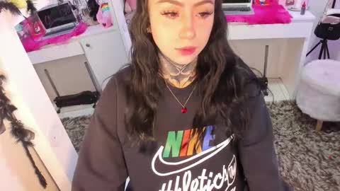 Lindaa maria  online show from 18, 11, 2025