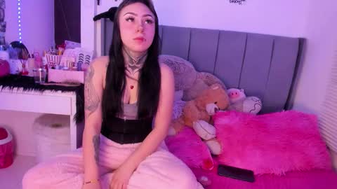 Lindaa maria  online show from 12, 1, 2026