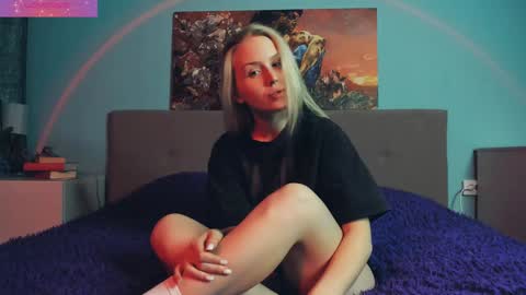 Snapshot of linda_roxy chatting on 4, 2, 2025 Linda online show from 4, 2, 2025