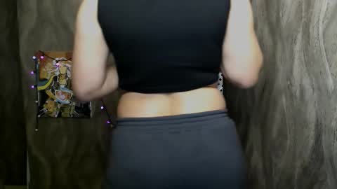 Snapshot of linda_s_ chatting on 25, 11, 2025 Linda online show from 25, 11, 2025