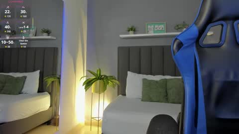 Snapshot of lindaa_natashaa chatting on 28, 11, 2025 L I N D A online show from 28, 11, 2025