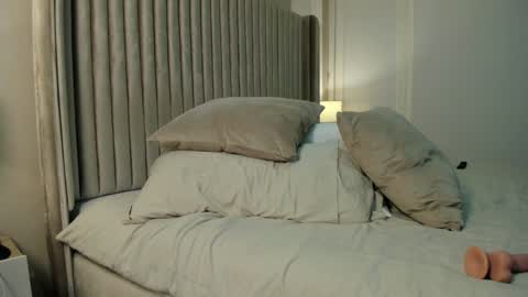 Nia  online show from 28, 12, 2024