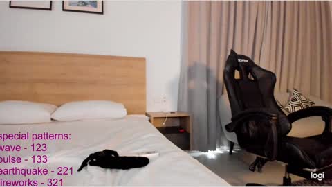 lindamei online show from 10, 3, 2025