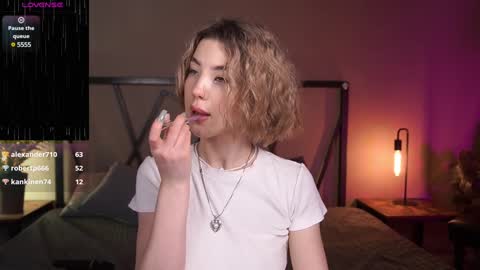 Snapshot of lindathacker chatting on 5, 2, 2025 your Linda is back online show from 5, 2, 2025