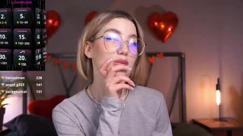 Snapshot of lindathacker chatting on 17, 2, 2025 your Linda is back online show from 17, 2, 2025