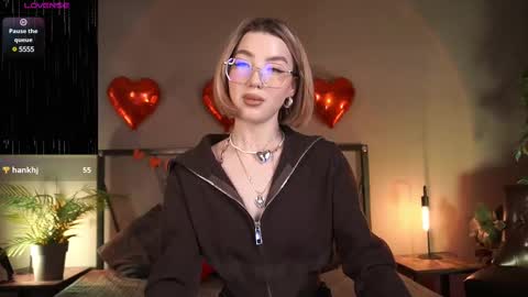 Snapshot of lindathacker chatting on 19, 2, 2025 your Linda is back online show from 19, 2, 2025