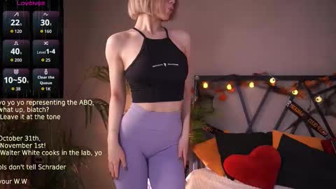 Snapshot of lindathacker chatting on 28, 10, 2025 your Linda is back online show from 28, 10, 2025