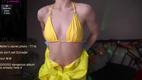 Snapshot of lindathacker chatting on 31, 10, 2025 your Linda is back online show from 31, 10, 2025