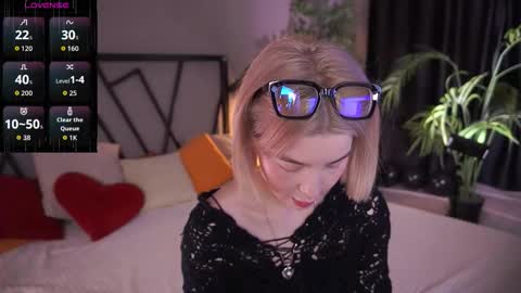 Snapshot of lindathacker chatting on 1, 12, 2025 your Linda is back online show from 1, 12, 2025