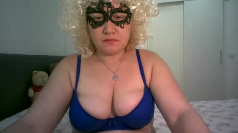 Snapshot of lindaxsmile chatting on 21, 2, 2025 LindaXSmile online show from 21, 2, 2025