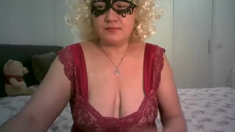 Snapshot of lindaxsmile chatting on 2, 3, 2025 LindaXSmile online show from 2, 3, 2025