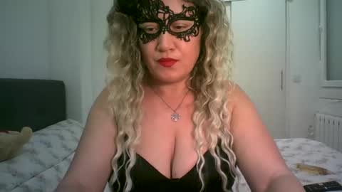 Snapshot of lindaxsmile chatting on 8, 3, 2025 LindaXSmile online show from 8, 3, 2025
