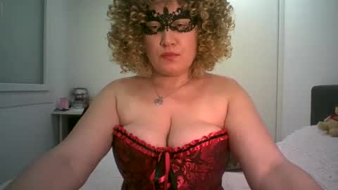 Snapshot of lindaxsmile chatting on 12, 3, 2025 LindaXSmile online show from 12, 3, 2025