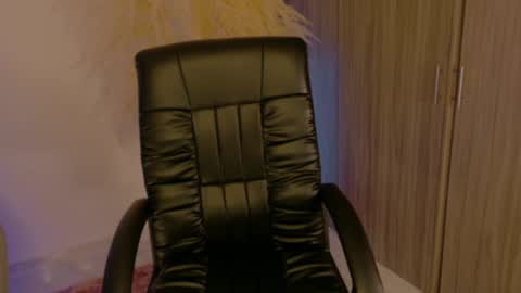 Lindsey Moss online show from 10, 2, 2026